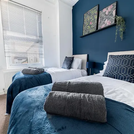 Apartment Spacious 3br In