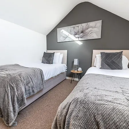 Apartment Spacious 3br In