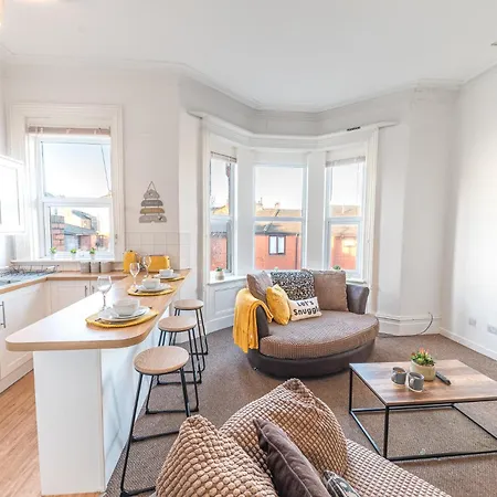 Apartment Spacious 3br In *
