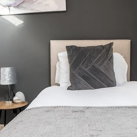 Spacious 3br In Lägenhet Barrow-in-Furness