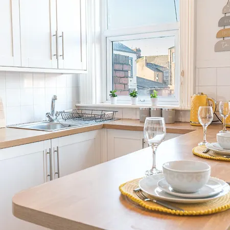 Apartment Spacious 3br In *