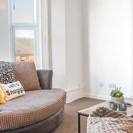 Spacious 3br In Apartament *